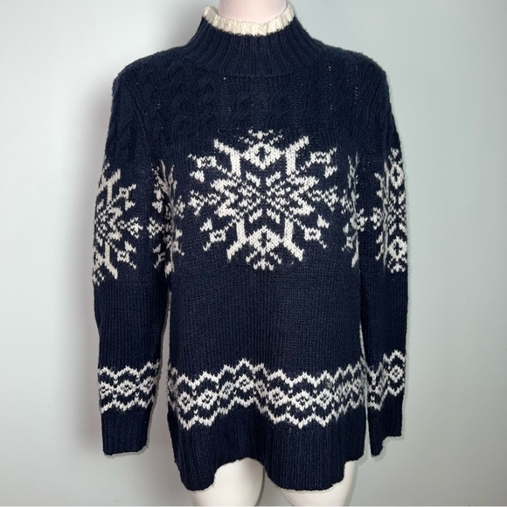 Talbots Fair Isle Snowflake Mock Neck Navy and White Sweater Winter Knit Medium